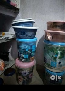 Plastic kitchen containers
