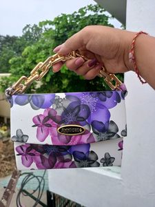 This is A Very Beautiful And Affordable Handbag..