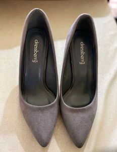 Dressberry Gray Pointed Heels
