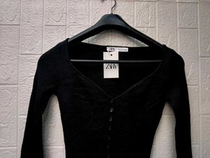 New With Tag Korean Black V-Neck Long Sleeve Top