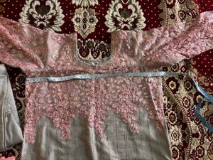 Elegant Pakistani 3-Piece Suit