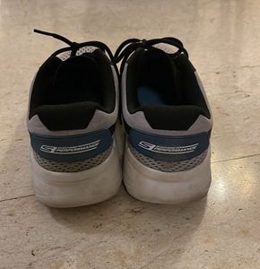 Skechers Go Run Shoes With Perfect Condition