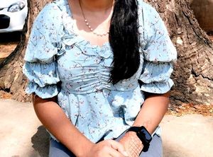 Floral Ruffle Top💫💋💥