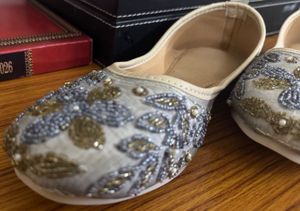 Embroidered Jutti Flats