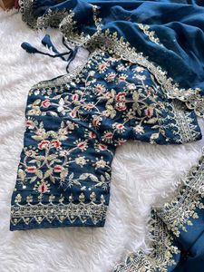 Saree With Blouse