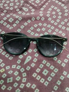 Stylish Black Round Frame Sunglasses