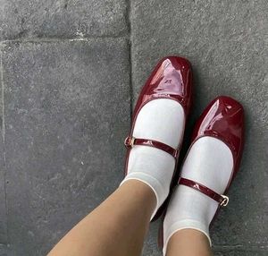 Mary Jane Shoes/Ballerina Flats