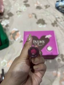VICTORIA’SECRET LIP PLUMPING GLOSS