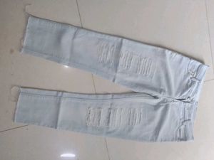 It&#39;s a Formal Ripped Jeans Looks Cool After Wear..
