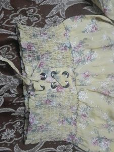 butter yellow top