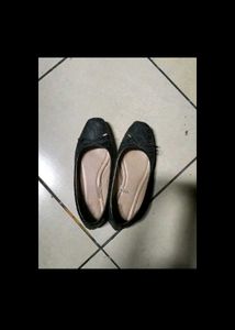 Black Ballet Flats