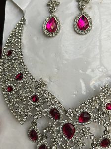Womens Heavy Neckalce