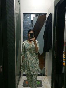 Light Green Short Kurtis With Pant