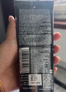 Body cupid Charcoal Scrub