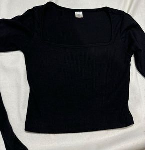 SSS- Black Sqaure Neck Full Sleeve Crop Top