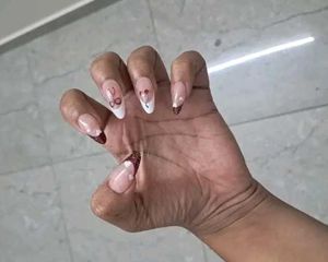 Press-On Nail Set - Trendy Designs