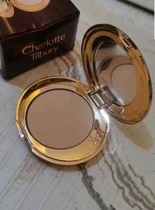 Charlotte tilbury Flawless Airbrush Compact.