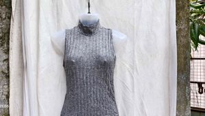 362011. Grey Ribbed Bodycon Dress