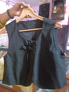 Elegant Black Vest Top Korean Designer Anime