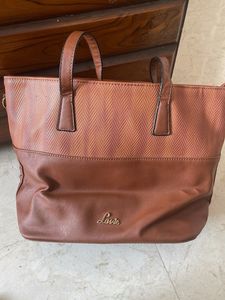 New Lavie Handbag With Multiple Pockets