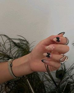 Classic  Bow Black French Press On Nails