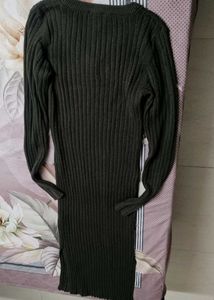 Desires international Ribbed v-neck Midi Dress