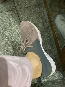 Get 2pairs Of Footwear