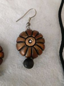 AUTHENTIC AND FUNKY JEWELLERY- 2  SETS