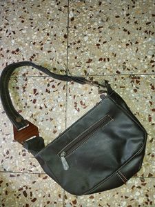 Hand Bag With Beautiful Sling