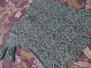 Floral Print Tie-Neck Top