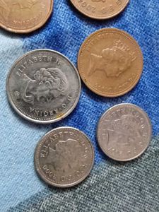 Mixed Queens And Kings Coins - Collectible Set