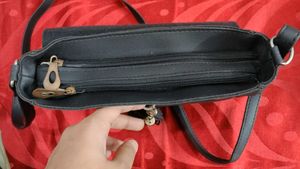 SHAMRIZ sling bag !!