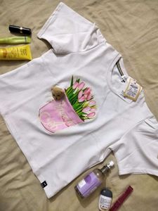 Tulip Graphic Tee