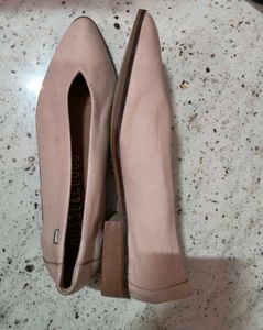 Nude Pointed Bellies