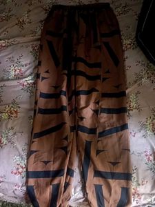 Brown &amp; Black Graphic Print Button Down