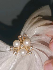 Elegant White Bow Hair Clip