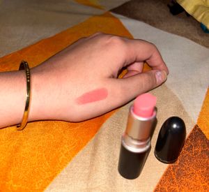 MAC: Runway Hit Retro Matte Lipstick