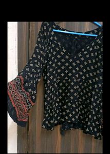 Combo Of Black Deep And Dressbery Top