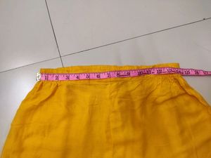 🟡 Yellow Pants👖