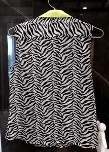 Sleeveless  Shirt