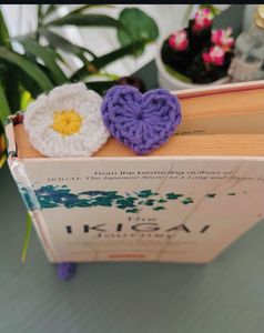Aesthetic Crochet Flower Bookmark