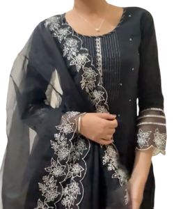 Elegant Black Salwar Kameez Suit