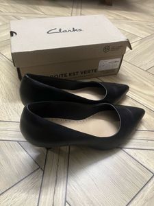 Authentic Clarks Leather Pumps Heel