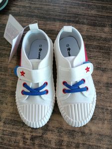 Babyhug White Brand New Shoes For 4-5 Year Toddler