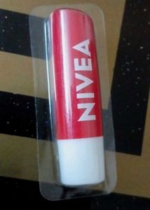 Nivea Cherry Shine Lip Balm