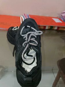 Sports Shoes
