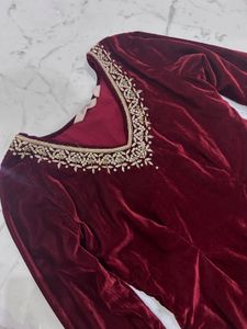 Premium Maroon Velvet Suit With Net Duppata