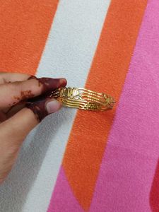 Elegant Gold Bangle