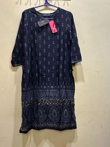 Avaasa Floral Print Straight Kurta Size L