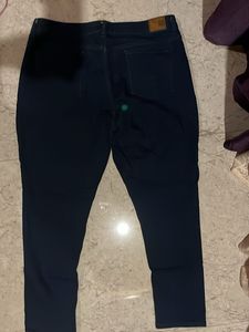 Dark Wash Cropped Jeans